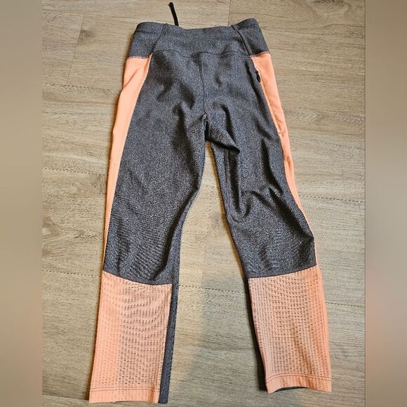 Womens Size S Peach and Grey Underarmour Leggings - Picture 4 of 6